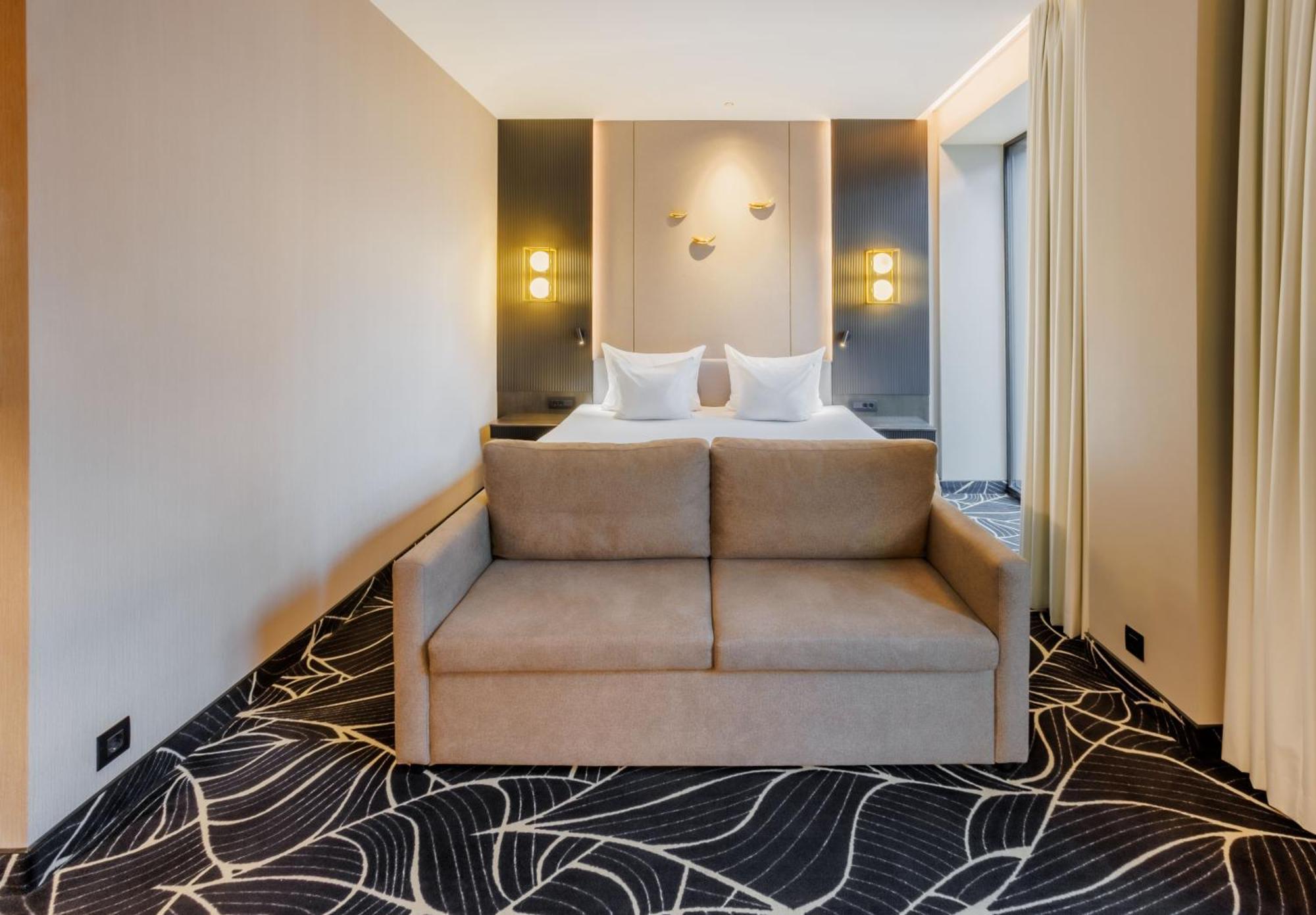 Movenpick Hotel Tallin Exterior foto